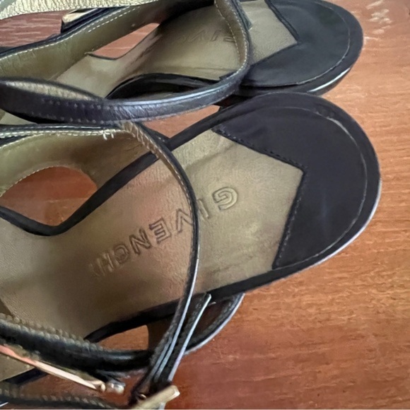 Givenchy 4G Logo Plaque Strappy Leather Heeled Sandals - Picture 6 of 8